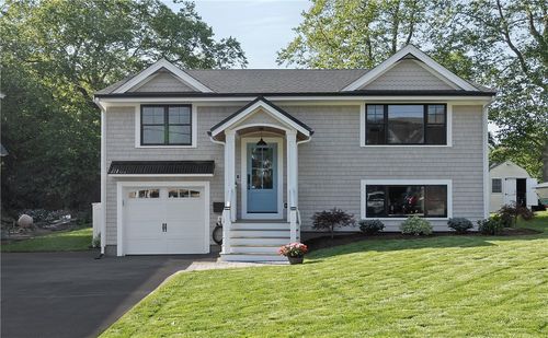 8 Kerins Ter, Newport, RI, 02840-4024 | Card Image
