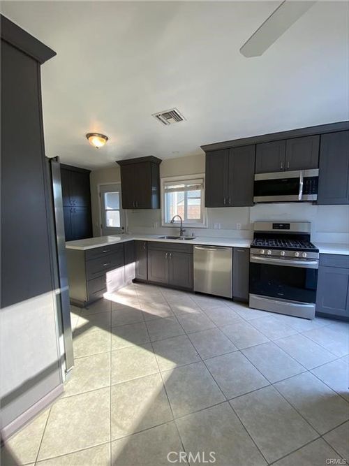 16131 Warren Ln, Huntington Beach, CA, 92649 | Card Image