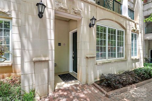 apt-3-300 W 5th St, Charlotte, NC, 28202-1692 | Card Image