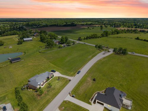 100 & 102 Abbey Rdg, Bardstown, KY, 40004-8738 | Card Image