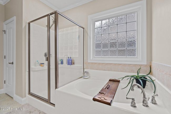Primary Bathroom | Image 24