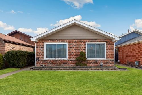 453 Hoxie Ave, Calumet City, IL, 60409-2331 | Card Image