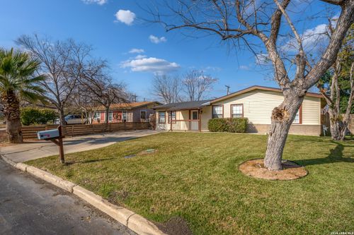 511 Millwood Ln, San Antonio, TX, 78216-6532 | Card Image