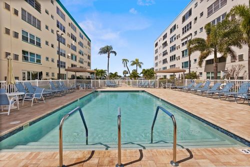 105-2960 59th St S, Gulfport, FL, 33707-5311 | Card Image