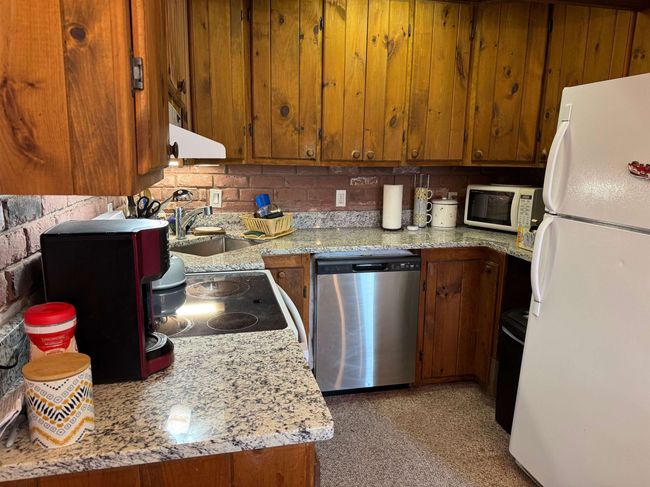 C - 301C Vt Route 100, Condo with 3 bedrooms, 3 bathrooms and null parking in West Dover VT | Image 11