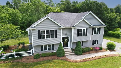 30 Curve St, Bridgewater, MA, 02324-3415 | Card Image