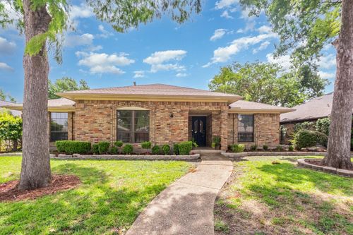 13426 Whispering Hills Dr, Dallas, TX, 75243-2553 | Card Image