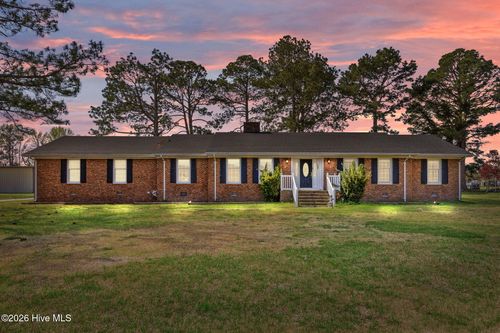 737 Pocosin Rd, Winterville, NC, 28590-8525 | Card Image