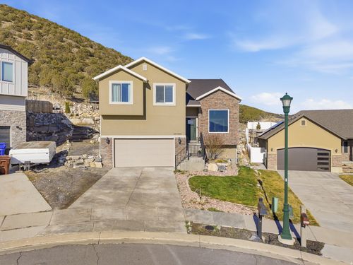 7001 N South Pass Rd, Eagle Mountain, UT, 84005-6253 | Card Image