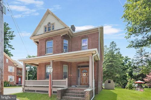 131 Hanover St, NEW OXFORD, PA, 17350-1605 | Card Image