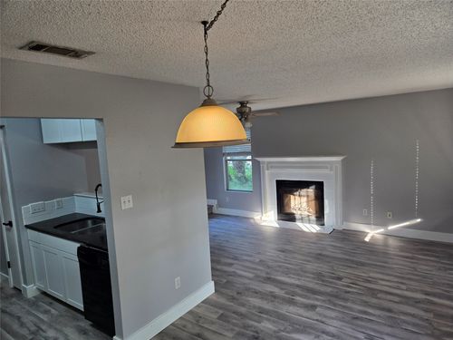 a-10001 Parliament House Rd, Austin, TX, 78729-1807 | Card Image