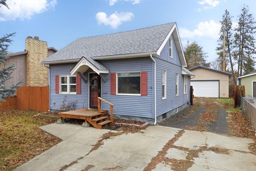 803 E 39th Ave, Spokane, WA, 99203-3032 | Card Image