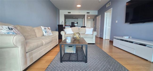 APT-1024 - 7900 Harbor Island Dr, Condo with 1 bedrooms, 2 bathrooms and null parking in North Bay Village FL | Image 17