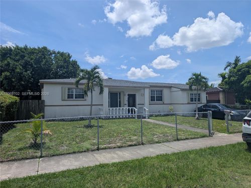 560 Nw 184th Ter, Miami, FL, 33169-4420 | Card Image