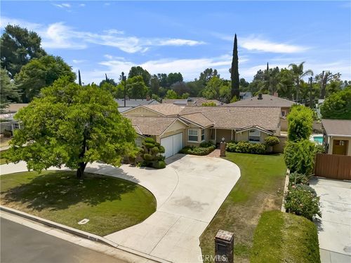 22716 Miranda St, Woodland Hills, CA, 91367-4457 | Card Image