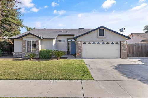 2111 W Merritt Ave, Tulare, CA, 93274-7250 | Card Image