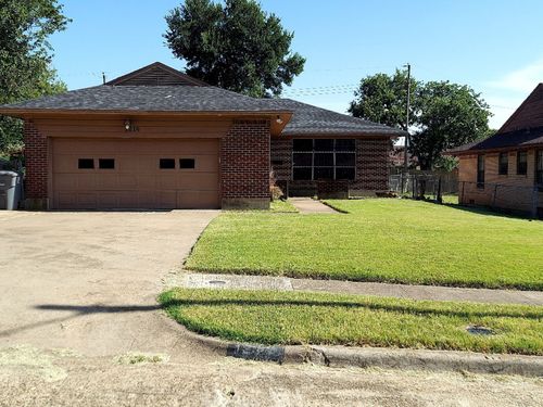 1216 Brookmere Dr, Dallas, TX, 75216-6205 | Card Image