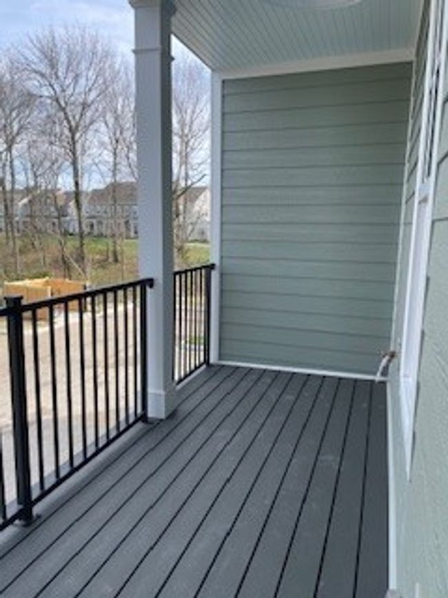 Spacious covered porch | Image 18