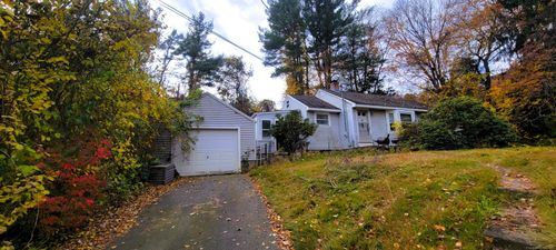 35 Thayer Road, Haddam, CT, 06441 | Card Image