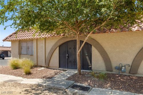 unit-2-833 Hedge Way, Las Vegas, NV, 89110-2142 | Card Image