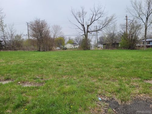 3945 Beaconsfield St, Detroit, MI, 48224-3307 | Card Image