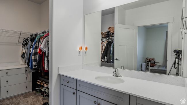 Bathroom with vanity | Image 25