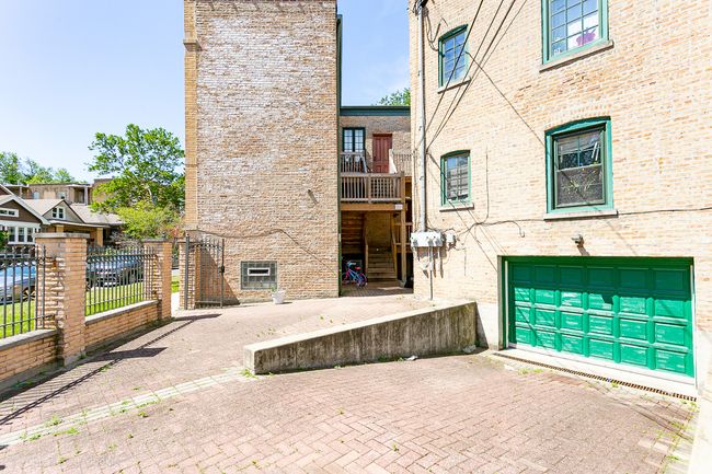 3107 N Harding Ave, Home with 12 bedrooms, 7 bathrooms and 4 parking in Chicago IL | Image 9