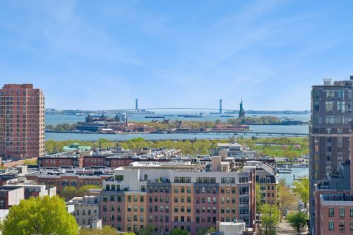 18e-135 Montgomery St, Jersey City, NJ, 07302-4628 | Card Image