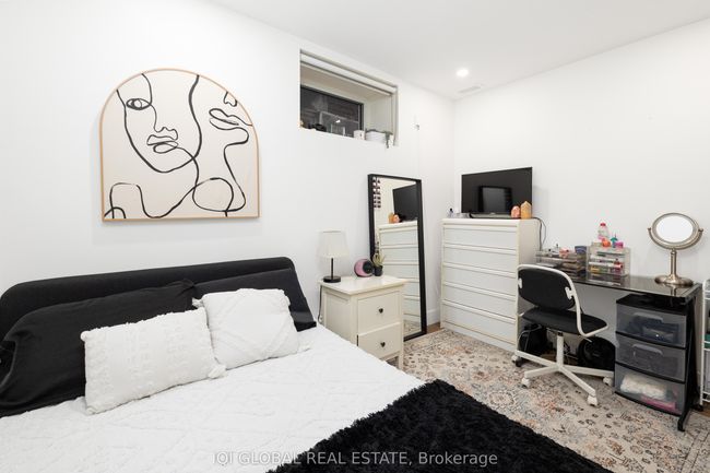 1502 Dufferin St, Home with 2 bedrooms, 1 bathrooms and 1 parking in Toronto ON | Image 10