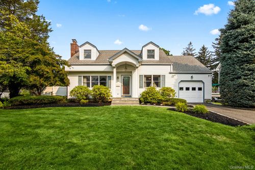 13 Clairmont St, Northport, NY, 11768-1605 | Card Image