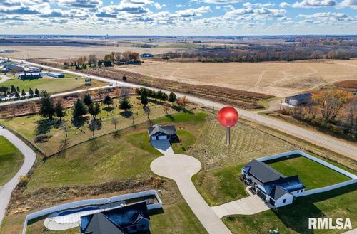 27076 181st Ave, Long Grove, IA, 52756-9013 | Card Image