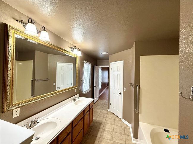 213 Summerside Ave, House other with 3 bedrooms, 2 bathrooms and null parking in Lockhart TX | Image 27