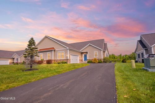 13 Elena Ct, Mechanicville, NY, 12118-3728 | Card Image
