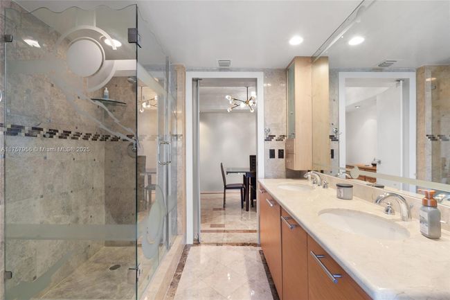 APT-4808 - 50 Biscayne Blvd, Condo with 2 bedrooms, 2 bathrooms and null parking in Miami FL | Image 27