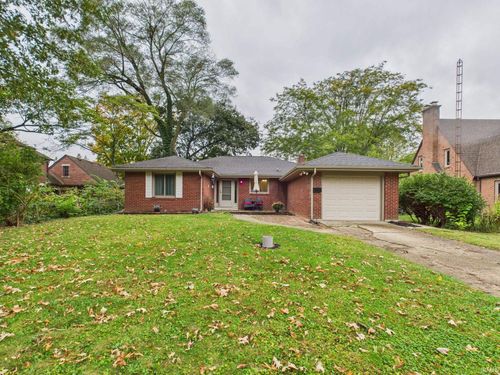 307 N Winthrop Rd, Muncie, IN, 47304-3980 | Card Image