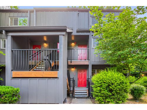 109-4 Touchstone, Lake Oswego, OR, 97035-1914 | Card Image