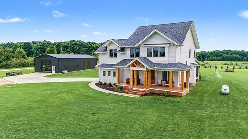 8178 W Smith Rd, Medina, OH, 44256-9148 | Card Image