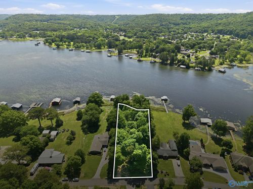 3809 Meadow Wood Cir, Guntersville, AL, 35976-2858 | Card Image