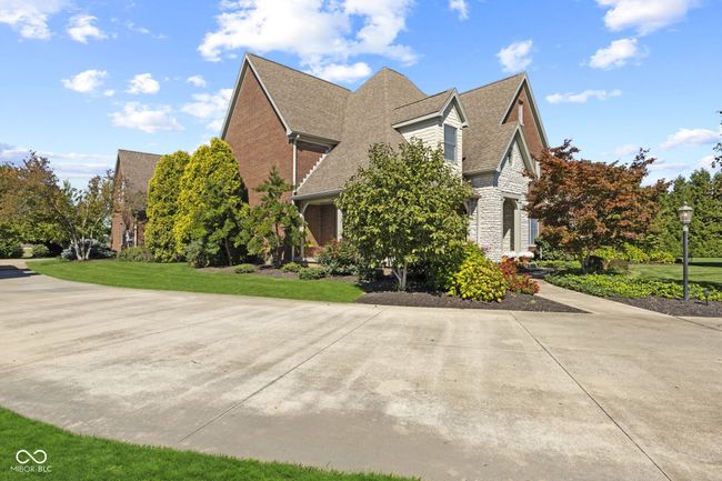 1675 Devonshire Dr, House other with 5 bedrooms, 5 bathrooms and null parking in Seymour IN | Image 25
