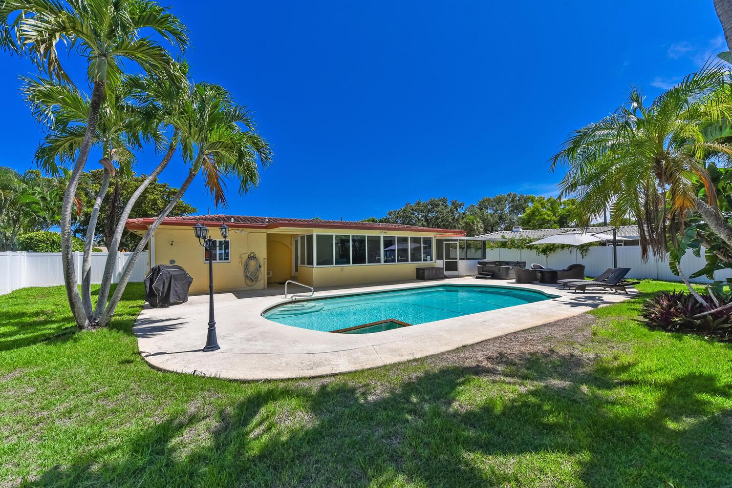 24th St, Lighthouse Point, FL 33064