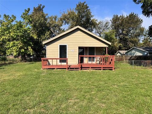 200 Good John St, Collinsville, TX, 76233-5353 | Card Image