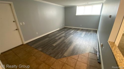 b1-8240 Crestview Drive, Sterling Heights, MI, 48312 | Card Image