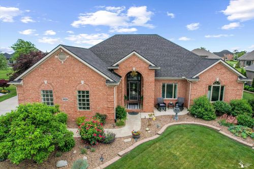 8424 Eagle Pointe Dr, Newport, MI, 48166-7811 | Card Image