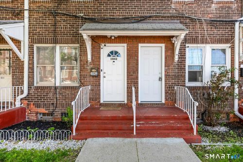 1040 Connecticut Ave, Bridgeport, CT, 06607-1206 | Card Image