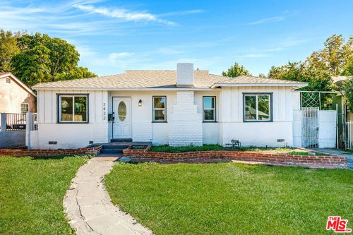 7422 Milwood Ave, Canoga Park, CA, 91303-2835 | Card Image