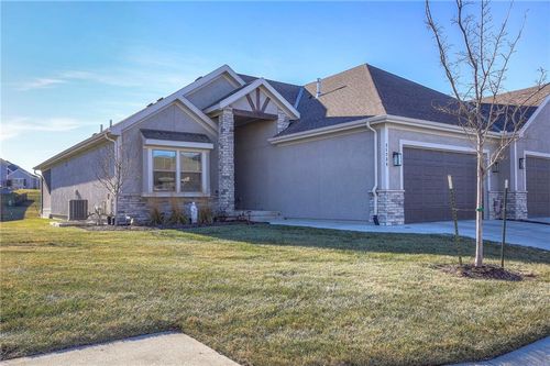 21739 W 116th Ter, Olathe, KS, 66061-5716 | Card Image