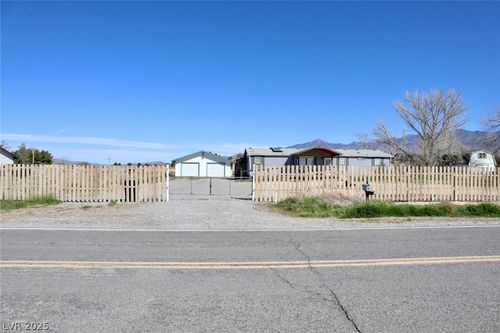 60 W Country Place Rd, Pahrump, NV, 89060-1703 | Card Image