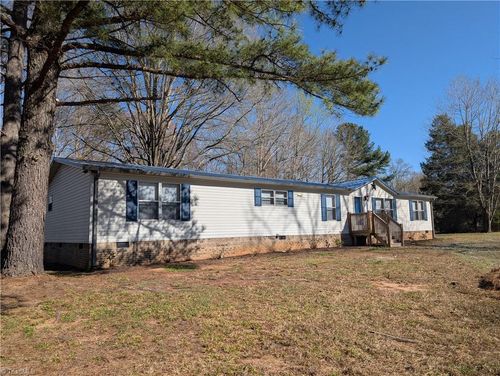 1041 Whitts Rd, Madison, NC, 27025-6524 | Card Image