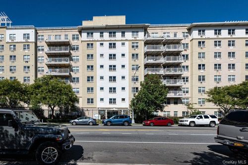 2d-7914 Rockaway Beach Boulevard, New York, NY, 11693 | Card Image