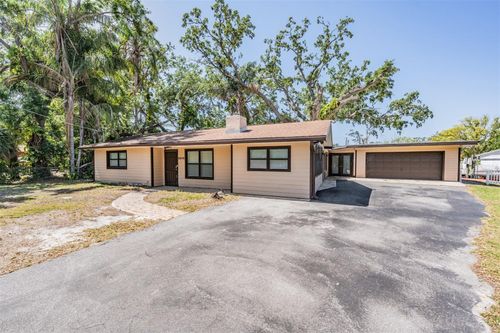 8816 Memorial Hwy, TAMPA, FL, 33615-3702 | Card Image